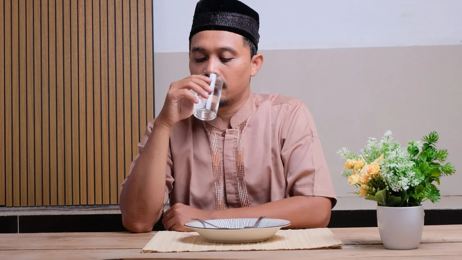 how to stay hydrated during Ramadan